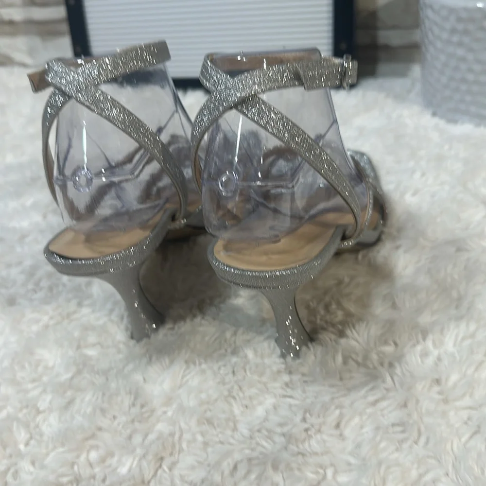 Unisa Unsyanna Silver 8.5 Strappy Women's Shoes